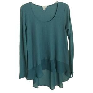 Sun & Shadow Top Women's Size M Blue Long sleeve Popover Knit chiffon hem